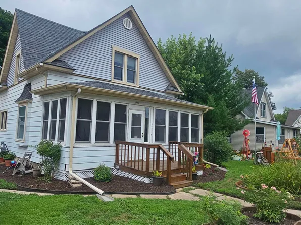 403 East St, Blue River, WI 53518