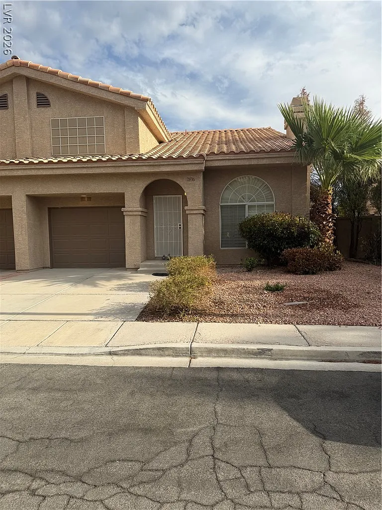 2 bed, 2.5 bath, 1247 sqft, $1,795 — Photo 2
