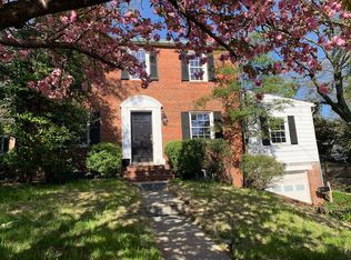 2729 S Arlington Ridge Rd, Arlington, VA 22202
