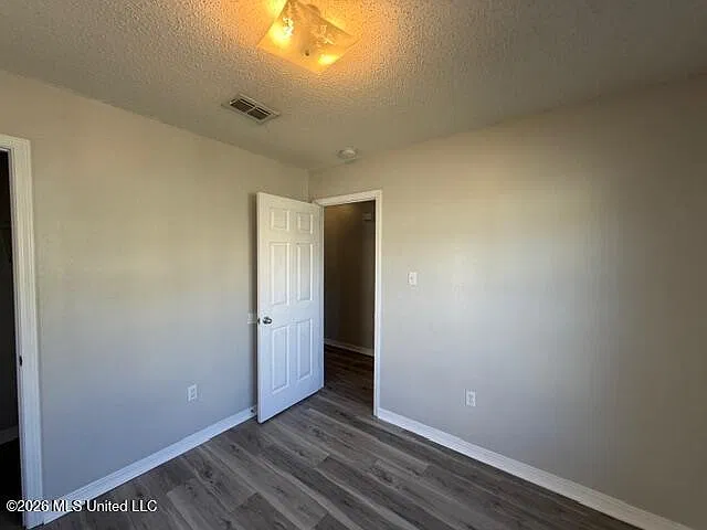 3 bed, 2.0 bath, 1200 sqft, $1,500 — Photo 3