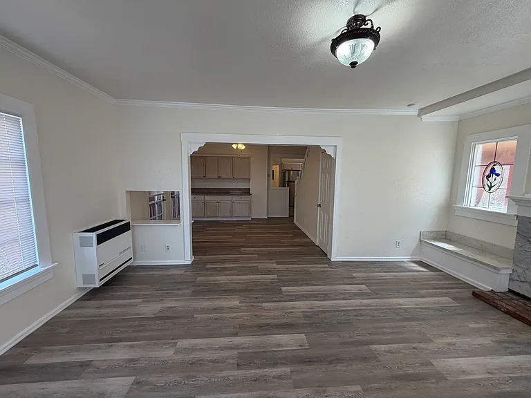 2948 B St — Photo 2