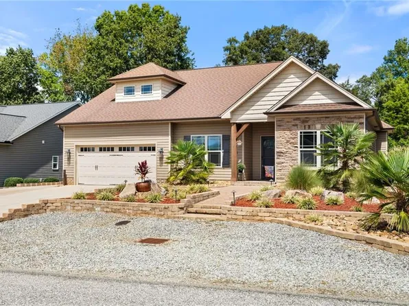 7034 Smokerise Ln, Kernersville, NC 27284