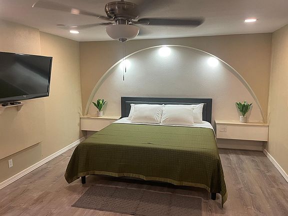 2nd image of 709 S California Ave #12