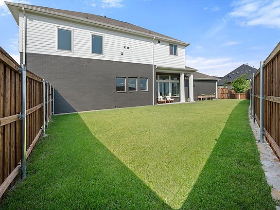 4th image of 2237 Rue Ct