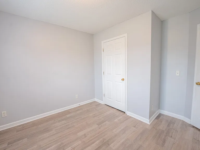 123 W Tisbury Ln — Photo 25