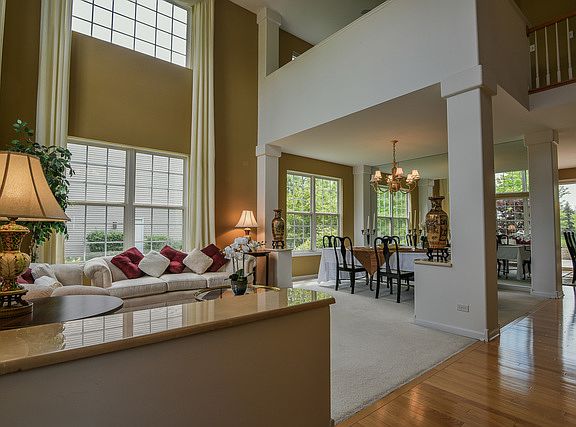 3rd image of 2856 Davenport Dr