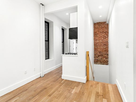 4th image of 218 W 22nd St #1FF