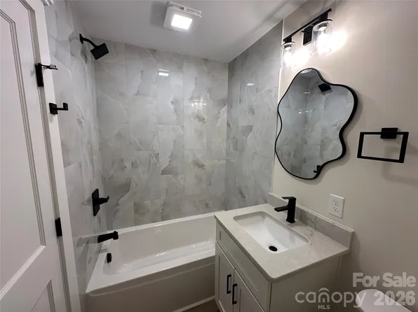 405 N Main St, Salisbury, NC 28146