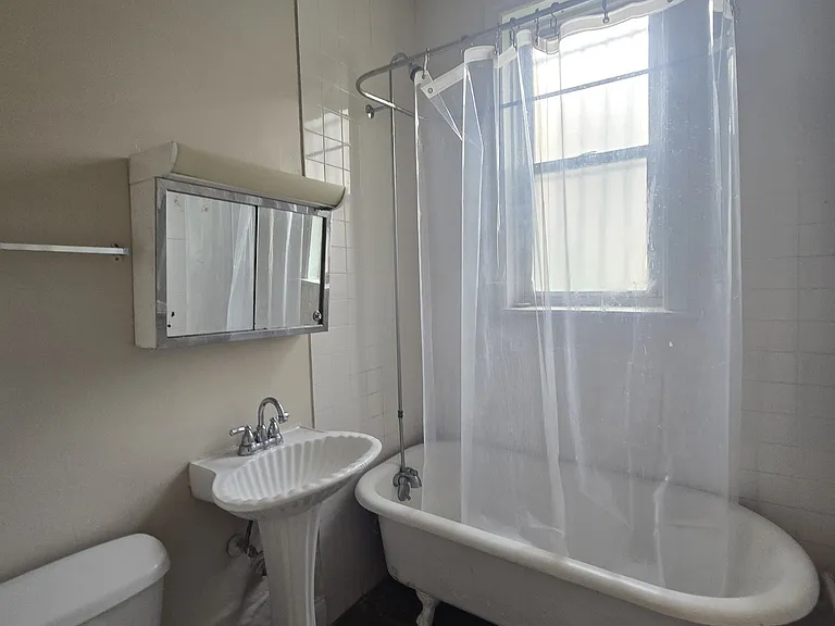 4871 N Magnolia Ave #2 — Photo 4