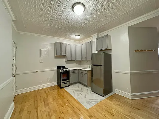 Rented by J PRESTON AND ASSOCIATES INC | media 17