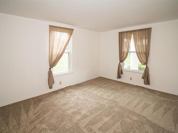 4th image of 5310 Willard Ave