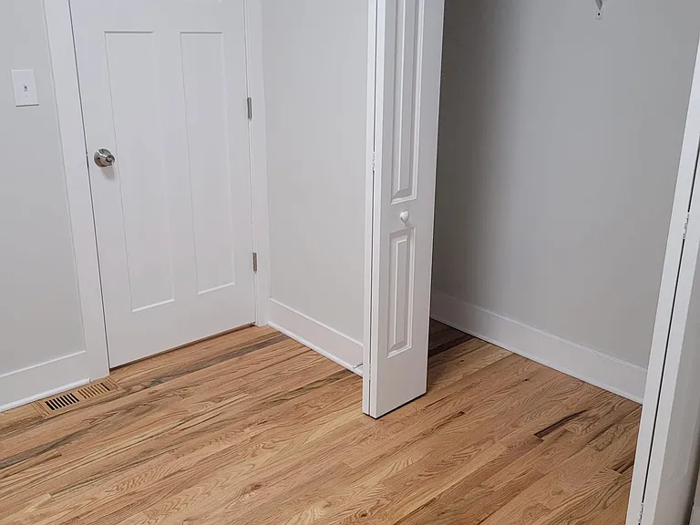 1900 S May St #1F — Photo 10