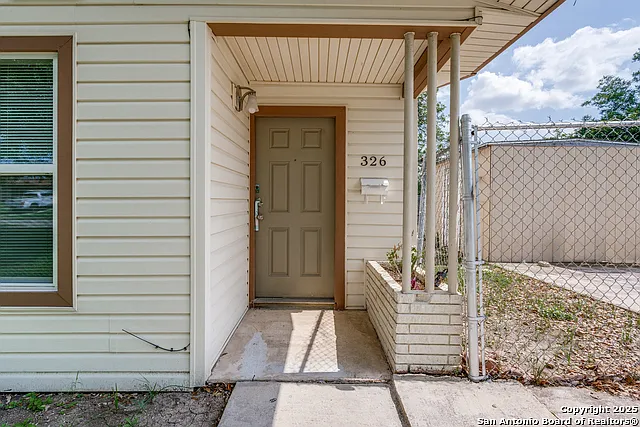 326 Sublett Dr — Photo 5