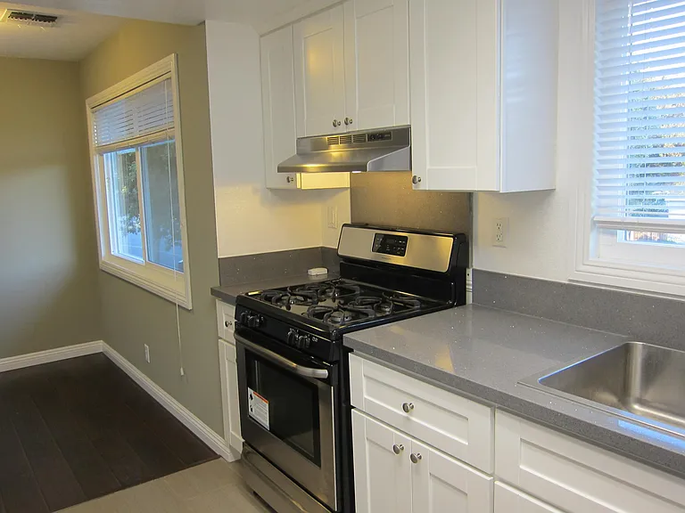 488 N Michigan Ave #1 — Photo 4