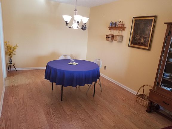 3rd image of 3030 Breckenridge Ln #411-1