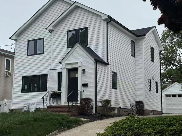 105 Moore Street, New Hyde Park, NY 11040