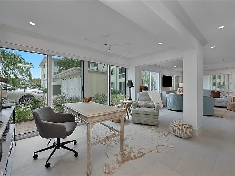 1950 Gulf Shore Blvd N #107 — Photo 4