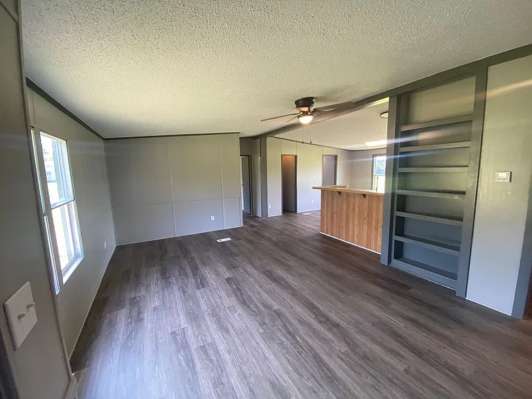 110 Private Road 178 — Photo 2