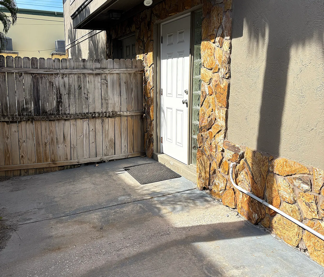 Studio, 1.5 bath, 850 sqft, $2,100 — Photo 1
