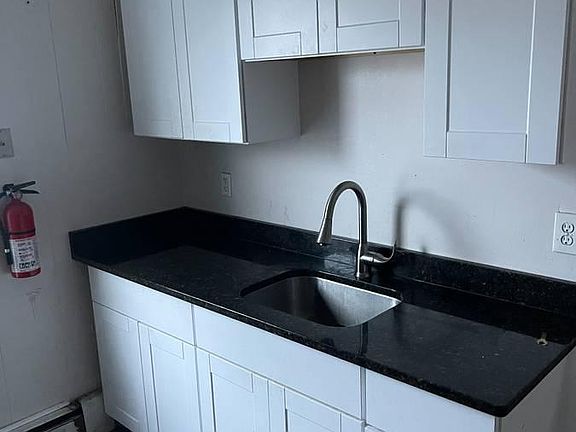 2nd image of 1350 Elmwood Ave #2F