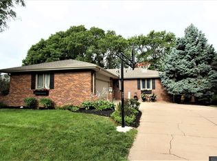 3411 Fox Hollow Rd, Lincoln, NE 68506
