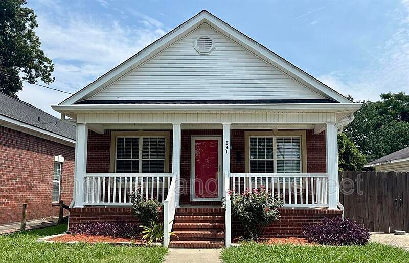 1st image of 831 Dantignac St