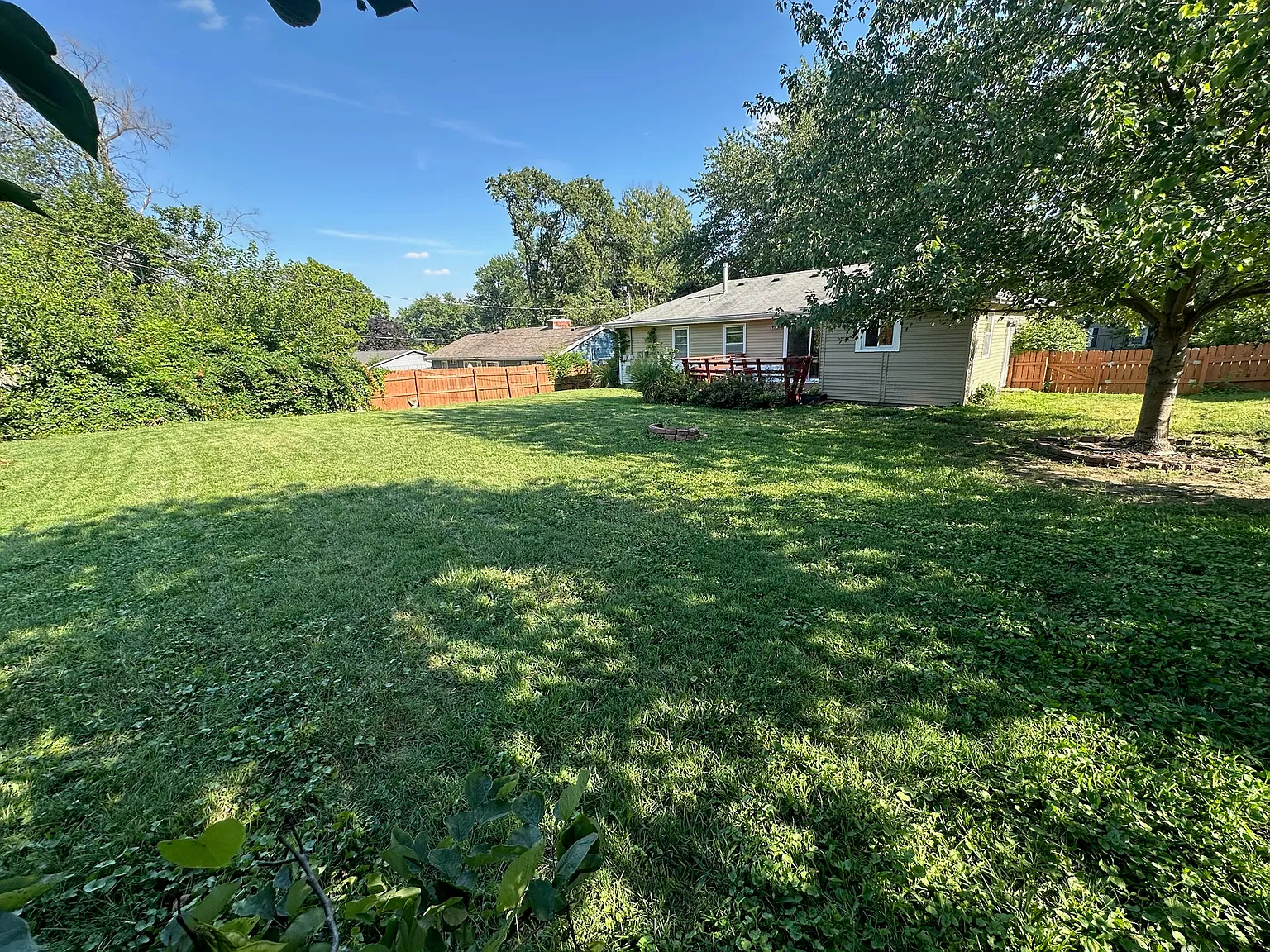 3 bed, 1806 sqft, $2,425 — Photo 3