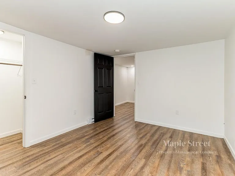 910 Main St — Photo 15