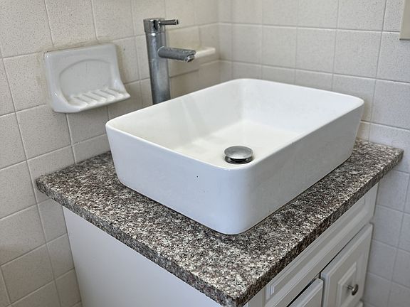 3rd image of 200 N Broad St #31
