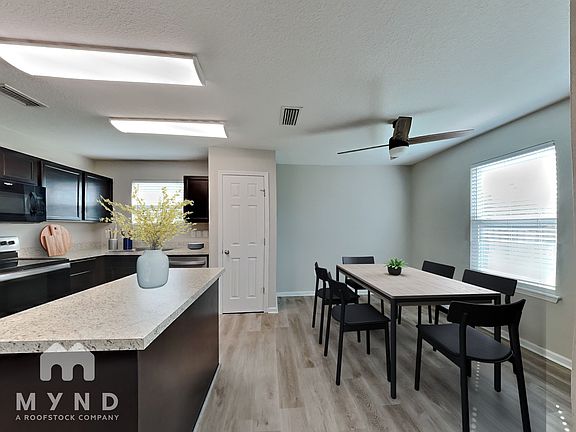 3rd image of 6190 Daylilly Rd