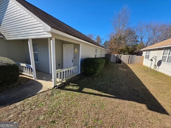 302 Kensington Cir, Warner Robins, GA 31093