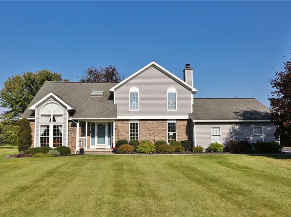 31 Gravel Hill Ln, Honeoye Falls, NY 14472