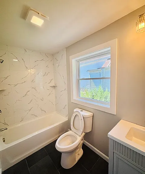 73 King St #2 — Photo 11