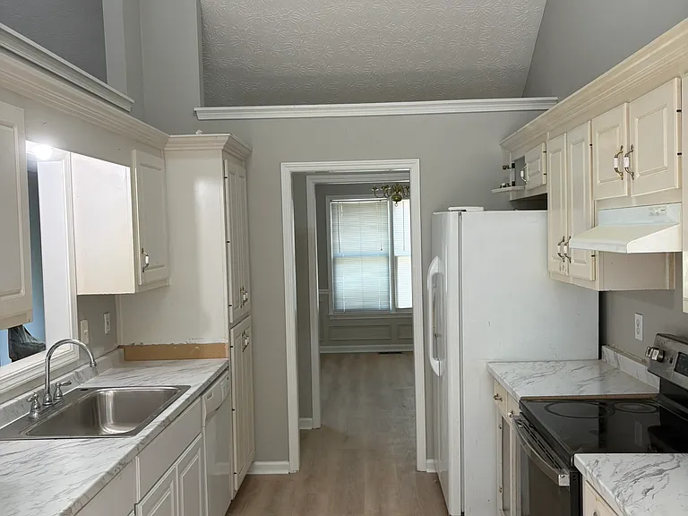 2700 Fort Daniels Dr — Photo 40