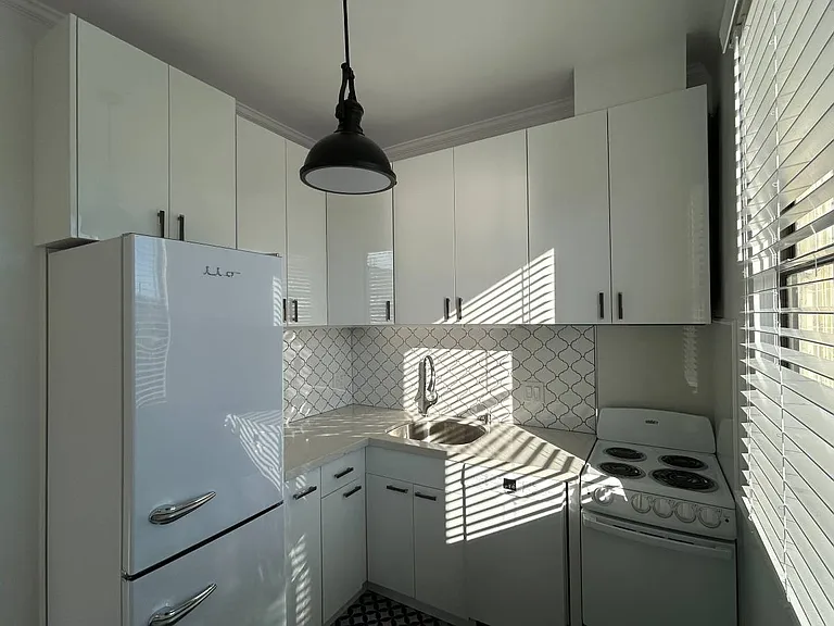 2200 Larkin St #9 — Photo 10
