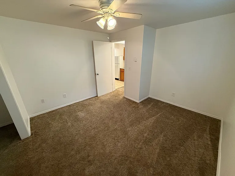 943 East Augusta Avenue — Photo 27