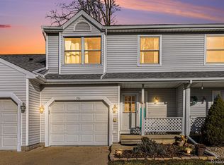 206 Meadow Pointe Dr, Fenton, MI 48430