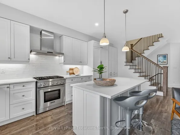 199 Yellow Birch Cres, The Blue Mountains, ON L9Y 0Z3
