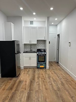 2nd image of 430 E 87th St APT 2C