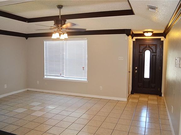4th image of 706 Fairwood Pl