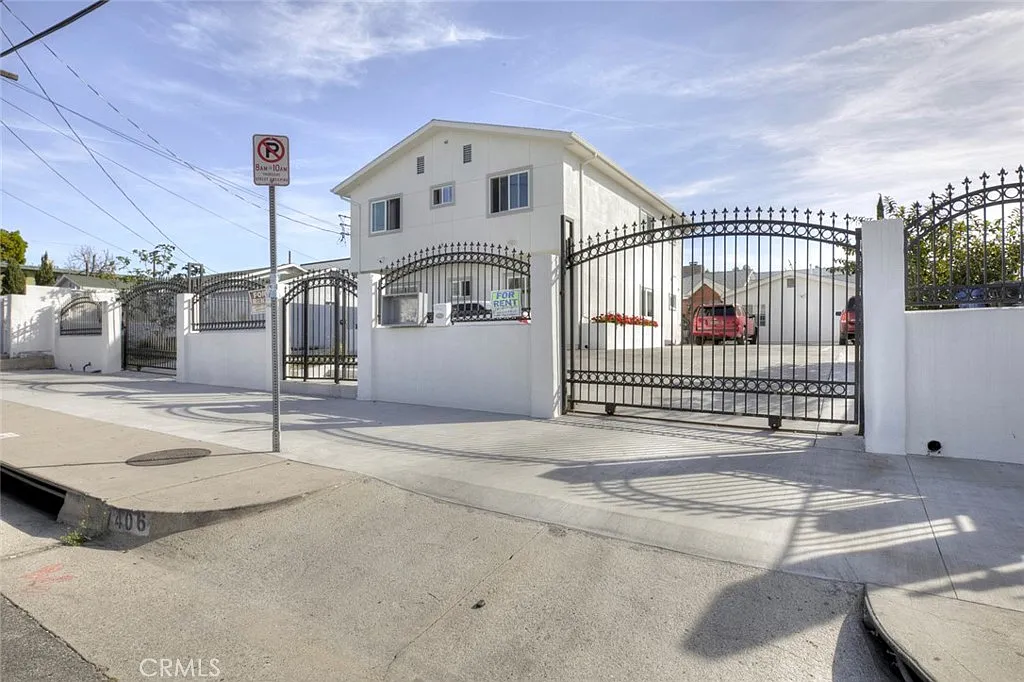 3 bed, 1250 sqft, $3,250 — Photo 2