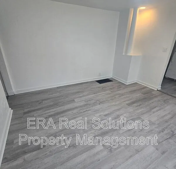 150 S Cypress Ave — Photo 7