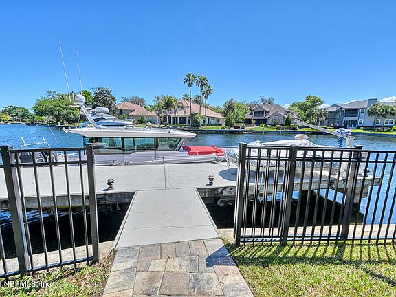 4th image of 13656 CHARTER Court