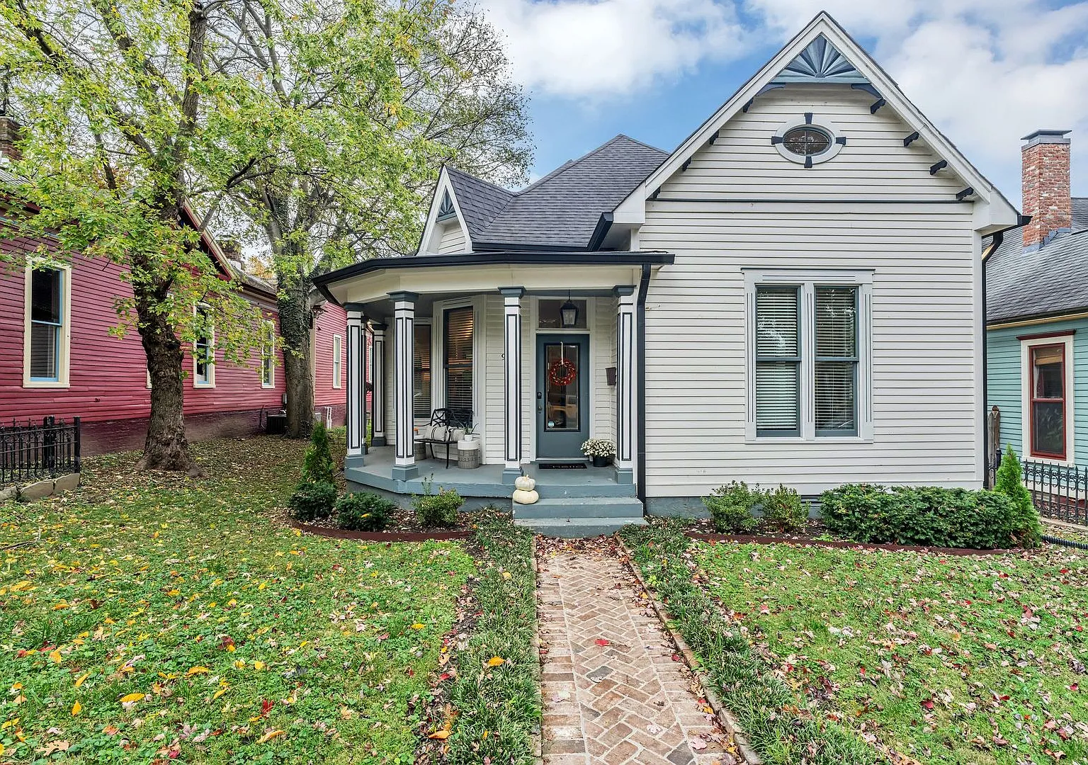 Available September 1st. Beautifully Restored And Fully Furnished Professionally Decorated East N... — Photo 1