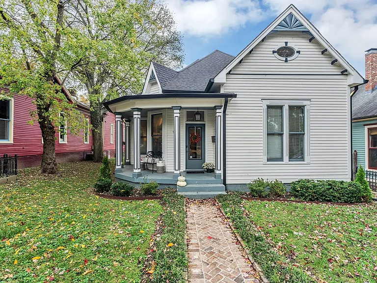 908 Fatherland St — Photo 1