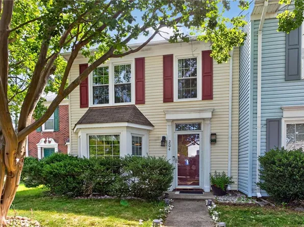 204 Arabian Cir, Yorktown, VA 23693