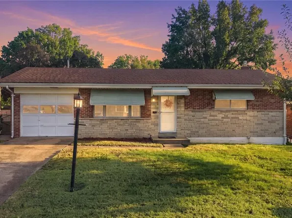 317 Earlsfield Ln, Saint Louis, MO 63125