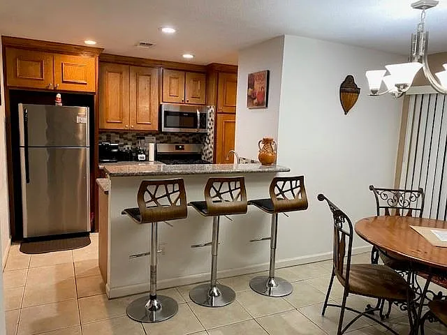 2 bed, 1.0 bath, 1684 sqft, $1,325 — Photo 4
