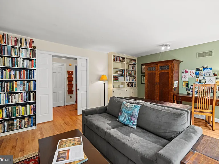 2426 I St NW — Photo 25
