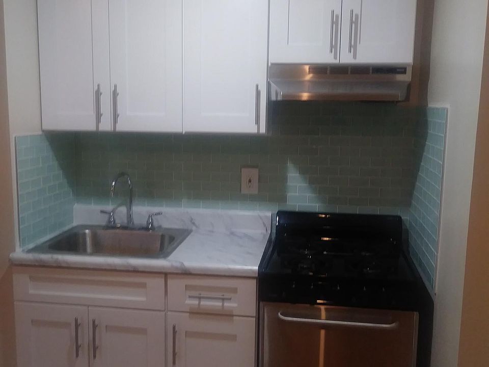 1st image of 9134 195th St #5